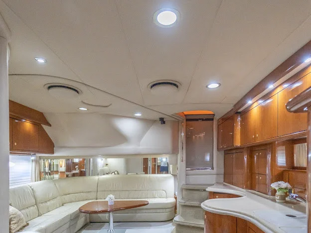 60ft Sundancer A-Yacht guest cabin